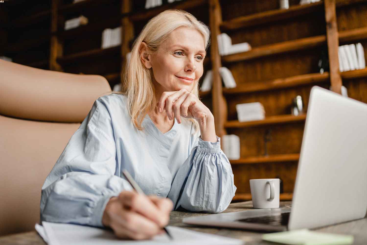 Hundreds of thousands of mothers, mainly in their 60s and 70s, may be collectively owed around £1bn in State Pension underpayments after errors on their National Insurance records.