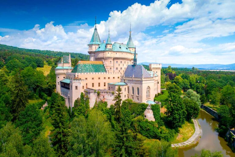 17 of the most beautiful castles in the world